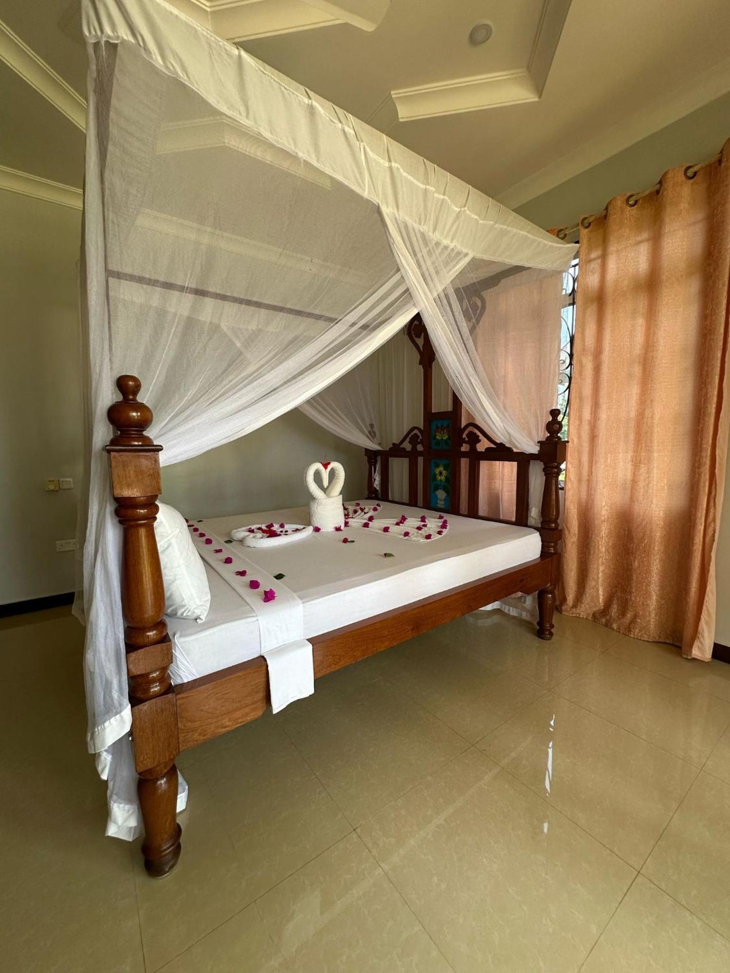 Relax Hotel Taj Нунгви Экстерьер фото